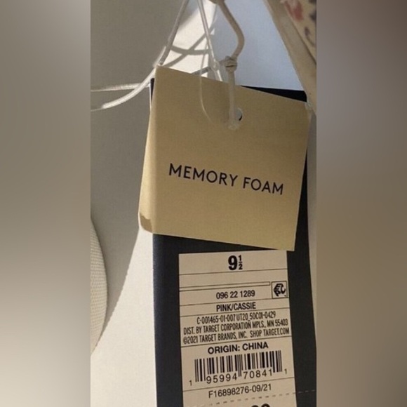 Women's Sneakers Memory Foam High Top Pink Universal Thread Floral 9.5 New - Picture 9 of 9